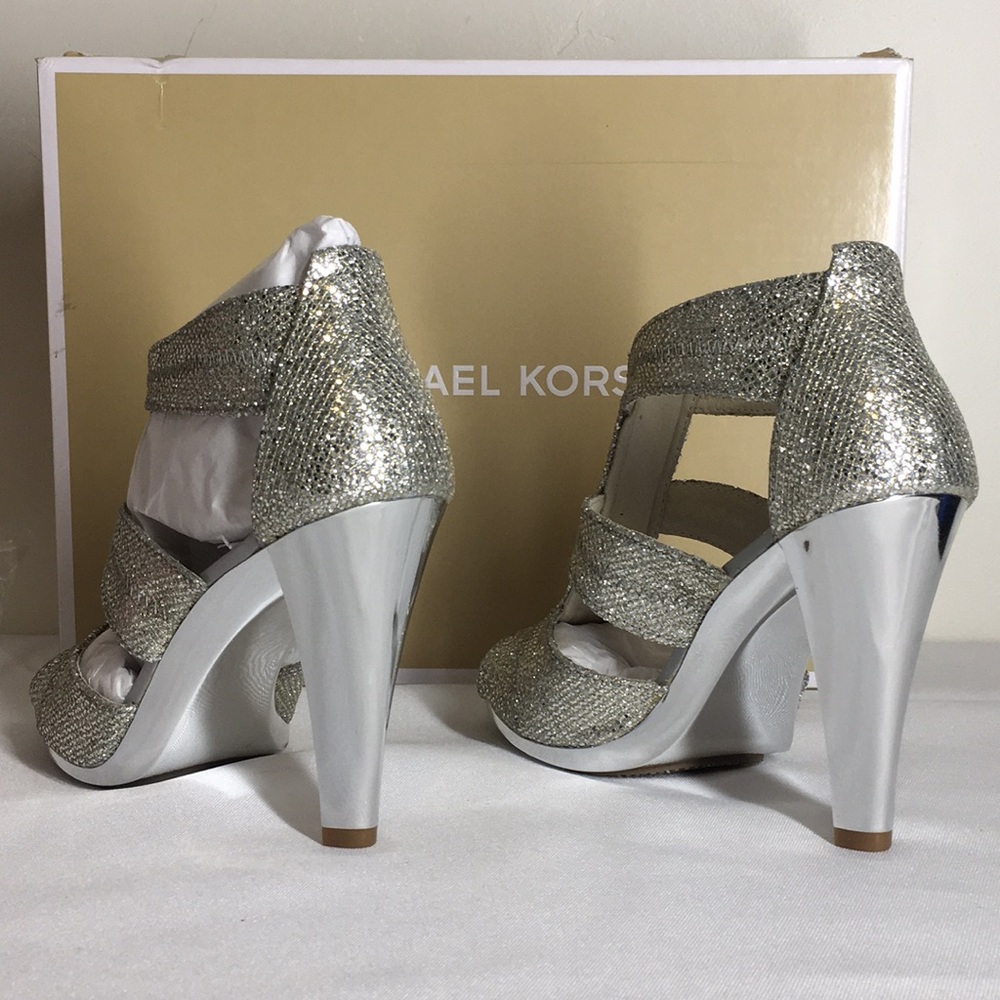 MICHAEL Michael Kors
Berkley T-Strap Dress Sandals - Picture 6 of 8